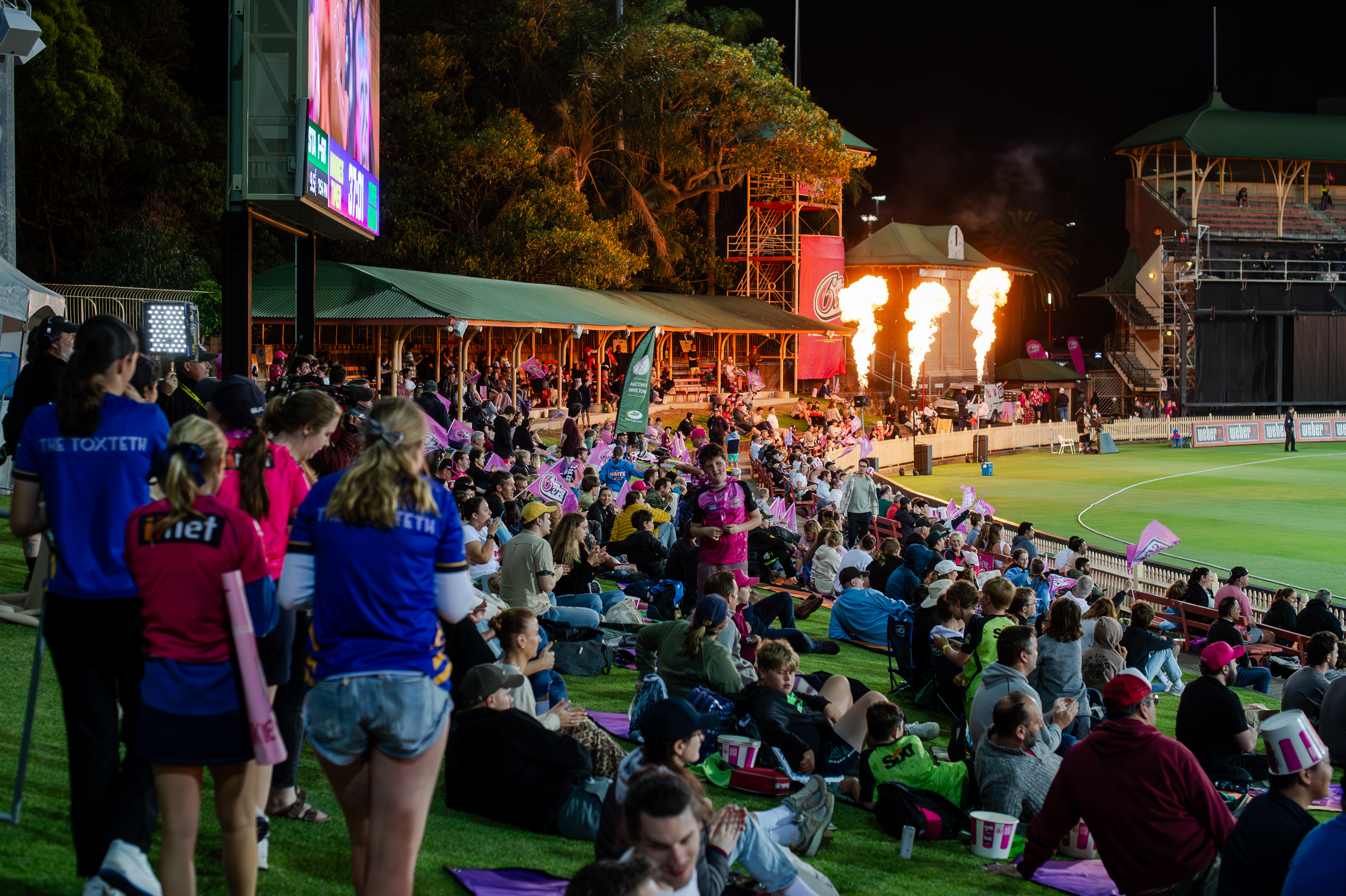 Sixers host WBBL Celebrity Curtain Raiser | Sydney Sixers